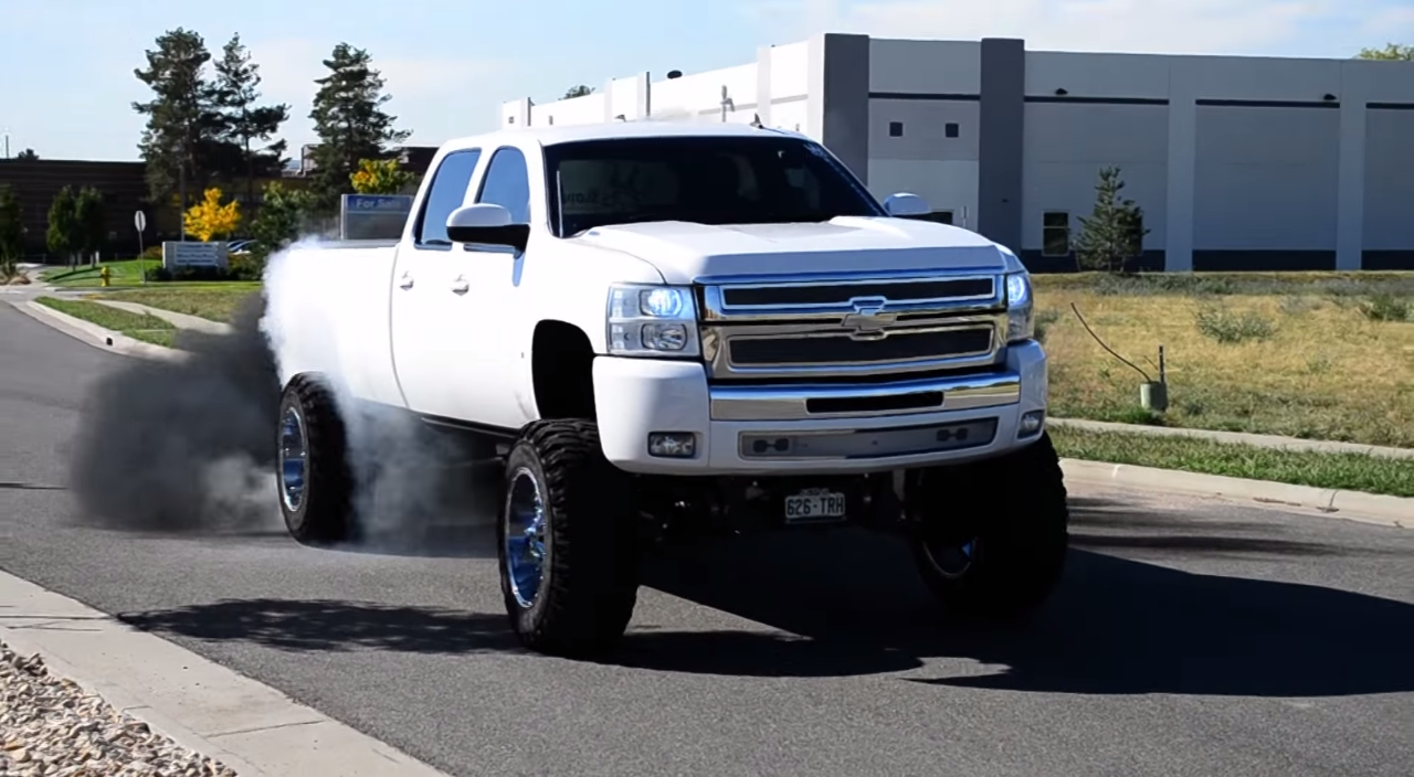 Compound Turbo 08 LMM Duramax Roasts Off A Set Of 40" Tires - Blac...